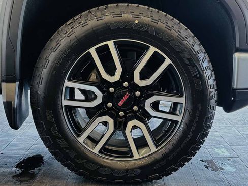Used 2026 GMC Sierra 1500 AT4 w/ Technology Package AWD/4WD image 29