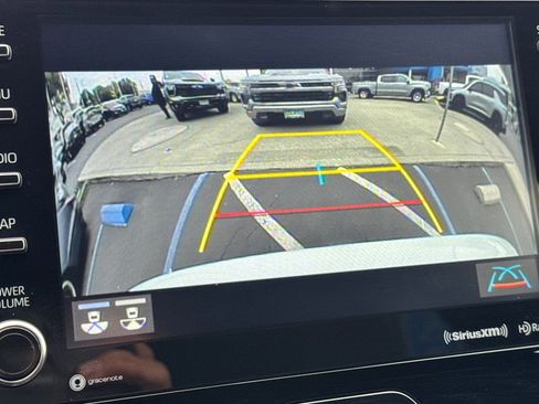 Used 2022 Toyota Venza XLE image 21