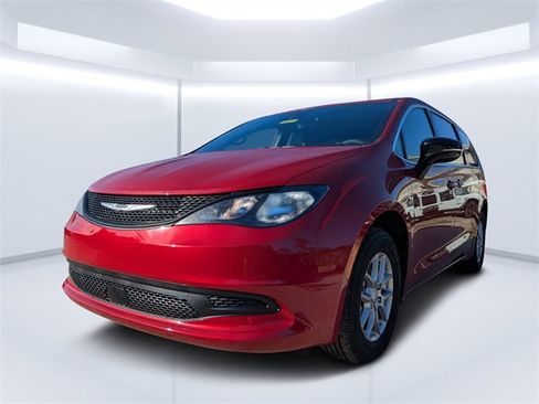 New 2025 Chrysler Voyager LX image 7