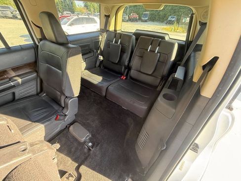 Used 2018 Ford Flex Limited FWD image 19
