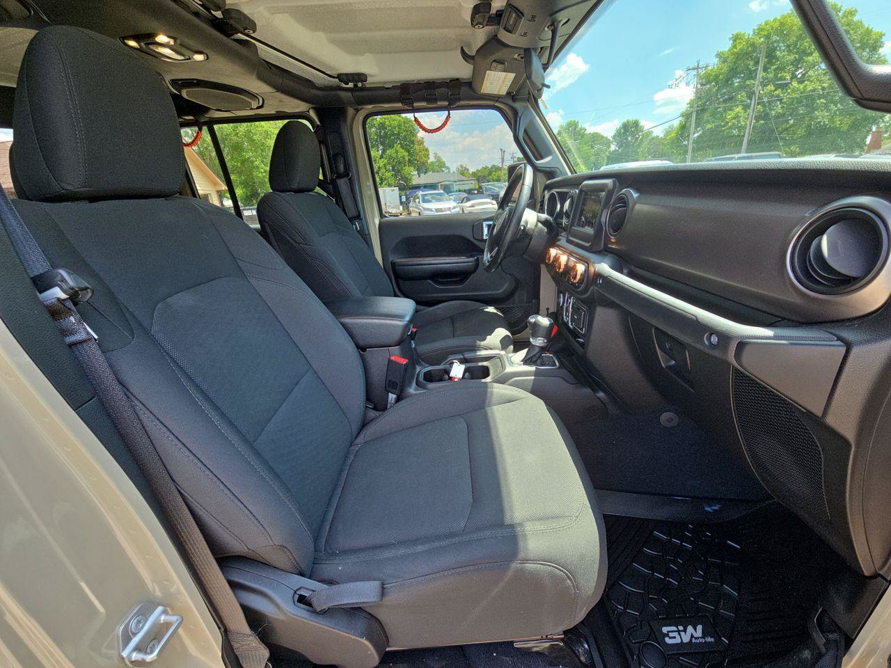 Used 2020 Jeep Gladiator Sport w/ Quick Order Package 24S AWD/4WD image 8