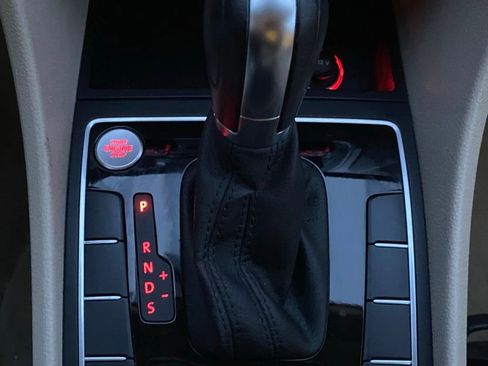 Used 2015 Volkswagen Passat 1.8T Limited Edition image 17