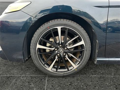 Used 2020 Toyota Camry XSE image 14