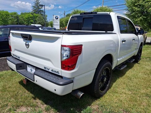 Used 2021 Nissan Titan SV w/ SV Convenience Package AWD/4WD image 7
