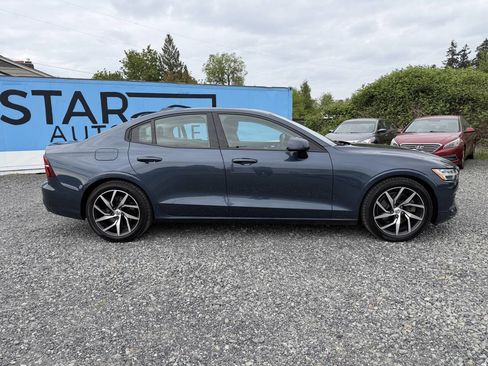Used 2020 Volvo S60 T5 Momentum FWD image 2
