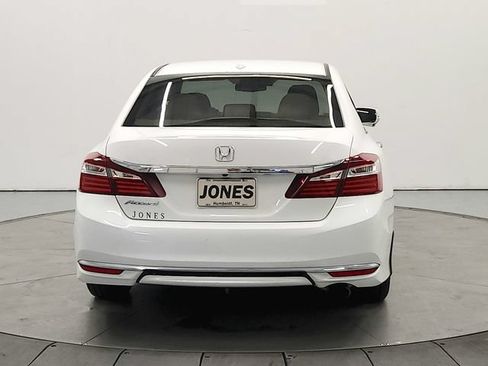 Used 2017 Honda Accord EX-L image 7