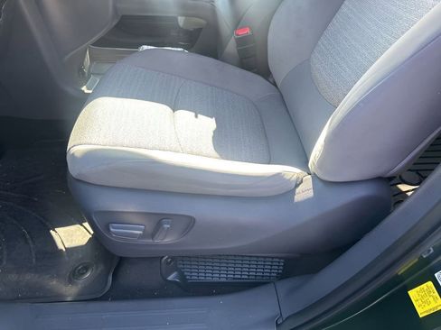 Used 2021 Toyota Sienna LE AWD/4WD image 23