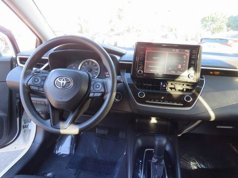Certified 2022 Toyota Corolla LE w/ LE Premium Package image 20