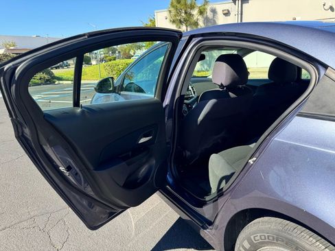Used 2014 Chevrolet Cruze LT FWD image 29