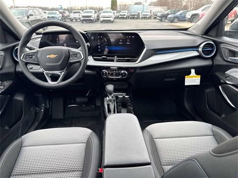 New 2025 Chevrolet Trax LT w/ Driver Confidence Package image 12