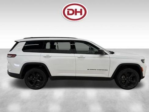 Used 2023 Jeep Grand Cherokee L Limited w/ Black Appearance Package image 2
