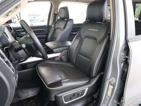 Used 2019 RAM 1500 Laramie AWD/4WD image 14