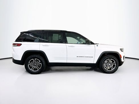 Used 2024 Jeep Grand Cherokee Trailhawk w/ Advanced Protech Group II AWD/4WD image 10