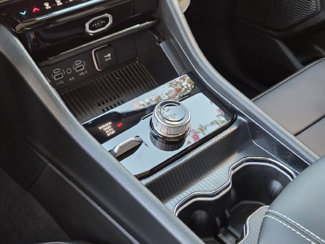 New 2027 Jeep Grand Cherokee Limited AWD/4WD image 15