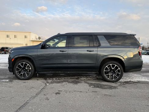 Used 2021 Chevrolet Suburban RST w/ Luxury Package image 8