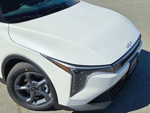 New 2026 Kia K4 FWD image 4