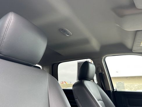 Used 2019 RAM 1500 Tradesman w/ Chrome Appearance Group image 16