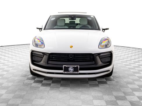 Certified 2024 Porsche Macan GTS image 9