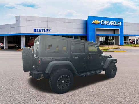 Used 2017 Jeep Wrangler Unlimited Sport image 6