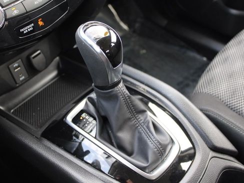 Used 2018 Nissan Rogue Sport SV image 38