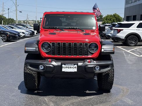 Used 2025 Jeep Wrangler Unlimited Rubicon w/ Convenience Group AWD/4WD image 10