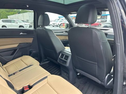 Used 2023 Volkswagen Atlas Cross Sport SEL R-Line AWD/4WD image 42