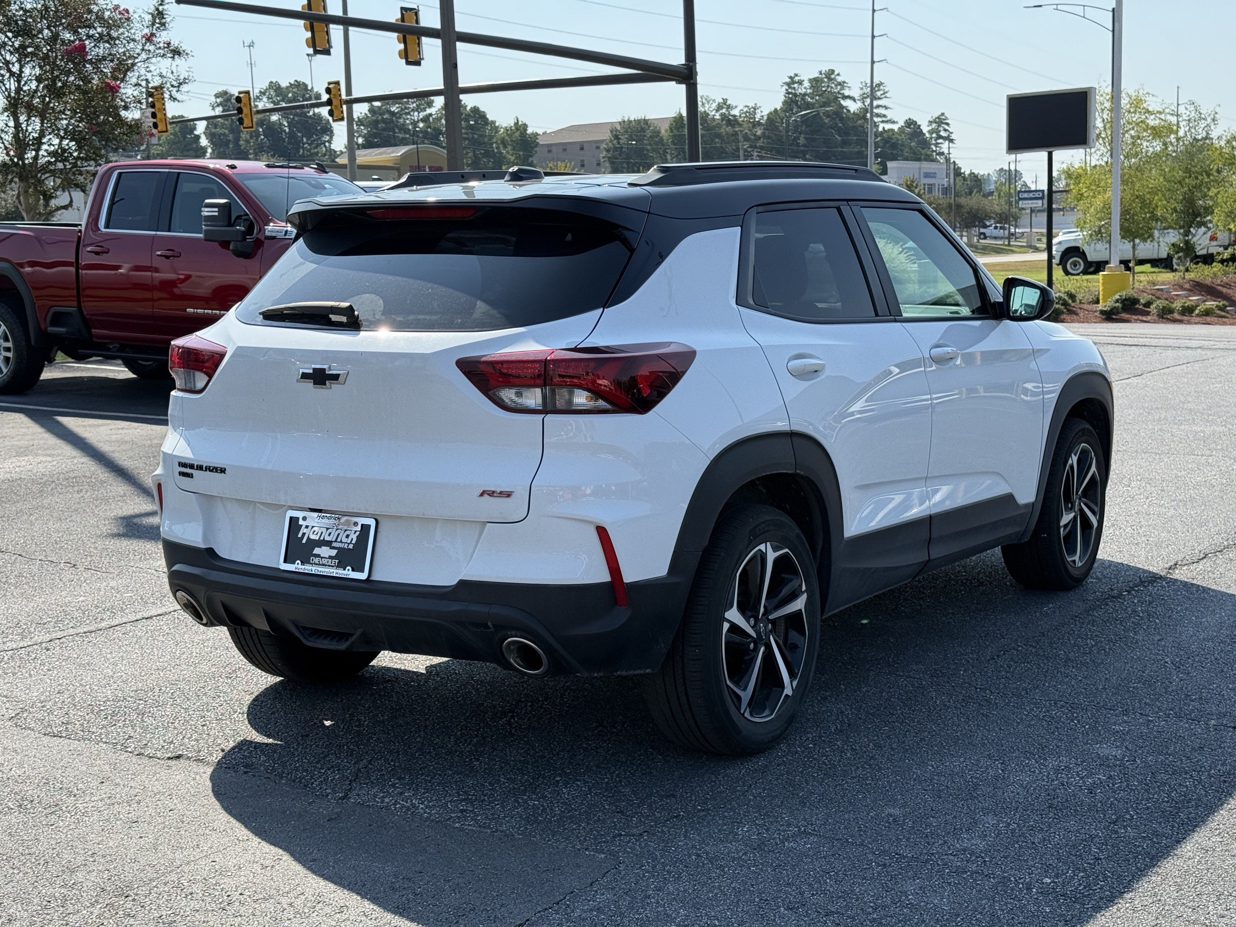 Used 2023 Chevrolet TrailBlazer RS w/ Sun and Liftgate Package AWD/4WD image 11