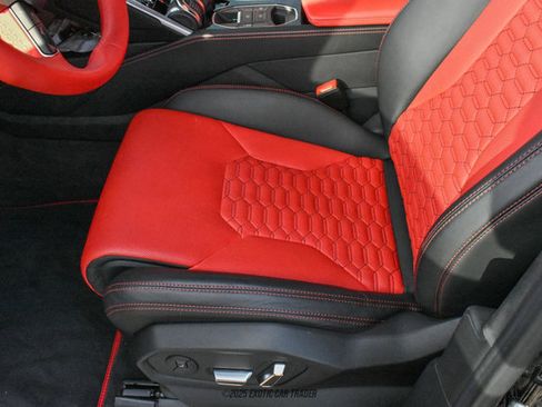 Used 2020 Lamborghini Urus image 35