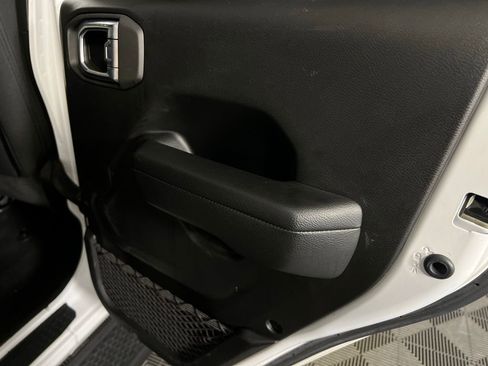 Used 2021 Jeep Wrangler Unlimited Sport image 29