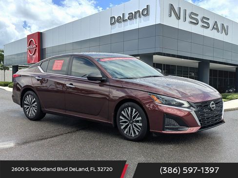 Certified 2024 Nissan Altima 2.5 SV FWD image 1