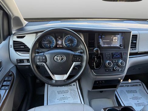 Used 2017 Toyota Sienna XLE w/ Protection Package image 27