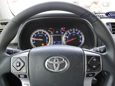 Used 2016 Toyota 4Runner SR5 image 23