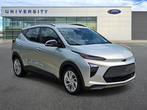 Used 2023 Chevrolet Bolt EUV LT w/ Driver Confidence Package FWD image 1