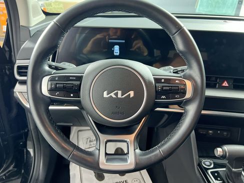 Certified 2025 Kia Sportage EX FWD image 17