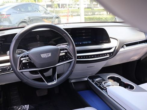 Used 2024 Cadillac Lyriq Sport RWD image 39