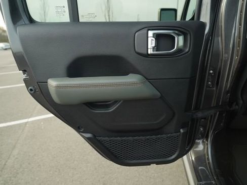 New 2026 Jeep Gladiator Mojave image 15