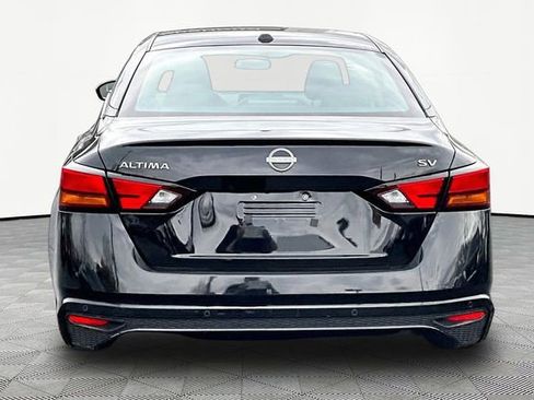 Used 2024 Nissan Altima 2.5 SV image 6
