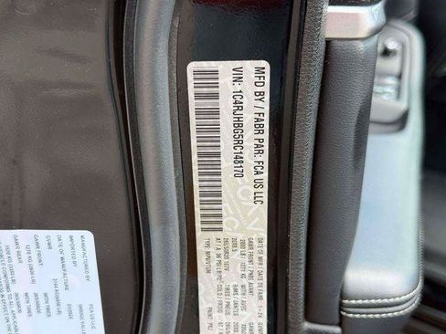 Certified 2024 Jeep Grand Cherokee Limited w/ Luxury Tech Group II AWD/4WD image 19