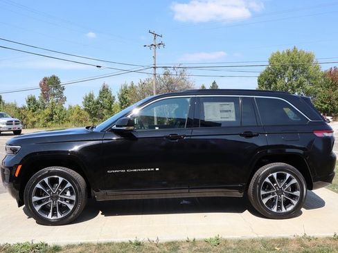 New 2025 Jeep Grand Cherokee Overland w/ Adv Protech Group III image 31