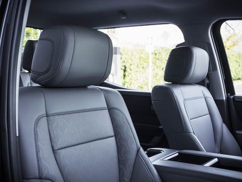 Used 2024 Toyota Tundra Limited image 24