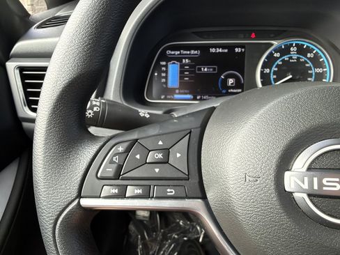 Used 2025 Nissan Leaf S FWD image 27