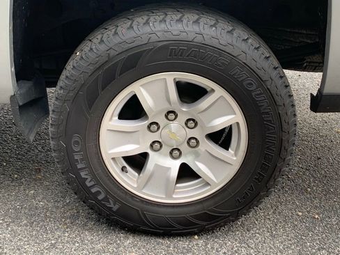 Used 2018 Chevrolet Silverado 1500 LT w/ All Star Edition AWD/4WD image 20