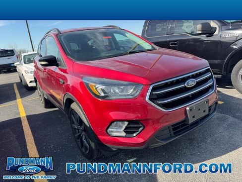 Used 2017 Ford Escape Titanium image 1