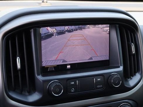 Used 2019 Chevrolet Colorado Z71 w/ Z71 Midnight Edition AWD/4WD image 16