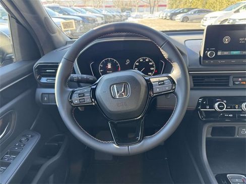 New 2025 Honda Pilot Sport image 12