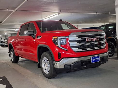 New 2026 GMC Sierra 1500 SLE w/ Preferred Package AWD/4WD image 3