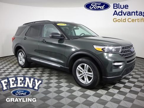 Certified 2024 Ford Explorer XLT w/ Equipment Group 202A AWD/4WD image 1