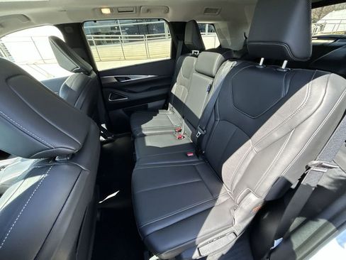 Certified 2026 INFINITI QX60 Luxe w/ Cargo Package image 23