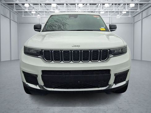 Used 2024 Jeep Grand Cherokee L Limited w/ Luxury Tech Group II image 2