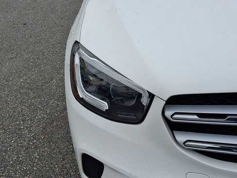 Used 2022 Mercedes-Benz GLC 300 4MATIC image 9